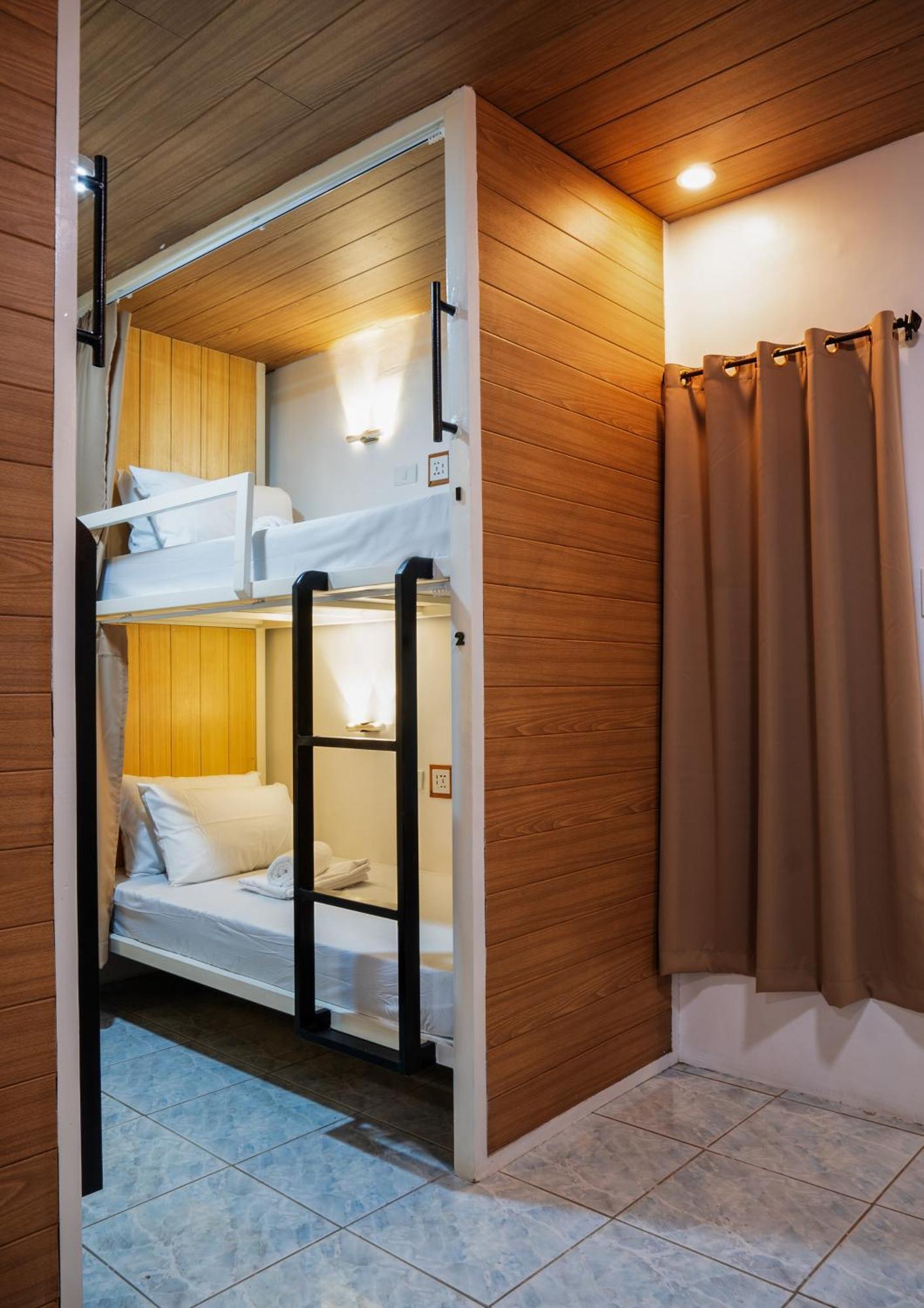 B&B Backpackers Корон Екстер'єр фото
